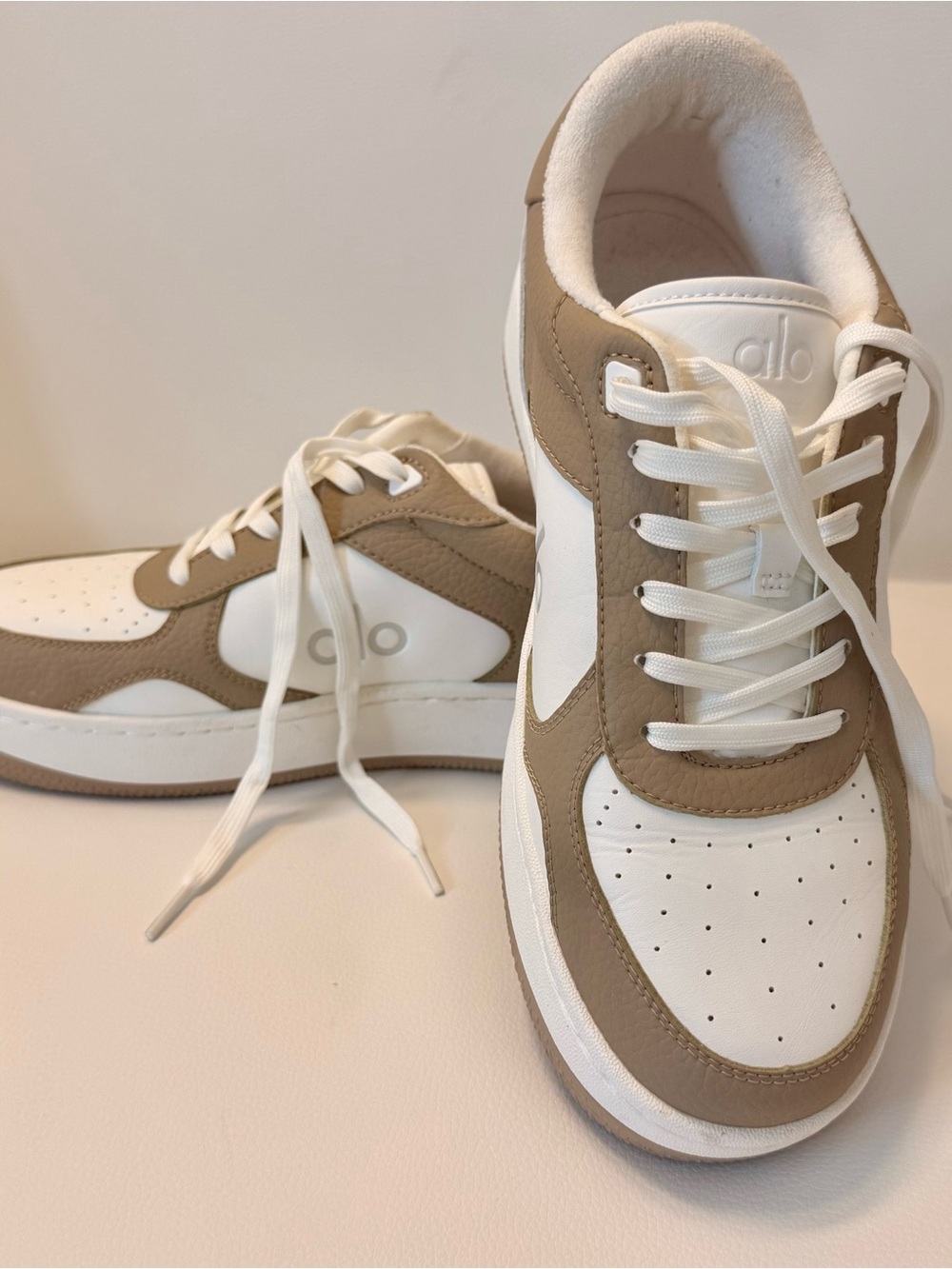 ALO Yoga Women's Taupe and White Athletic Sneakers - Picture 4 of 10